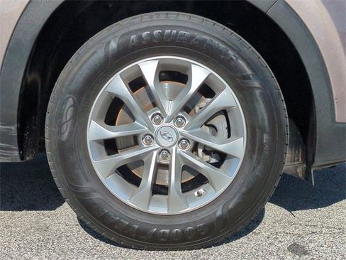 Used 2019 Hyundai Santa Fe SEL image 11