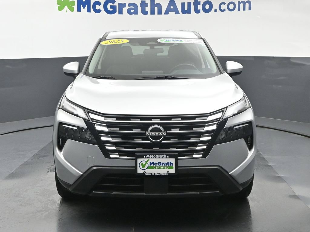 Used 2025 Nissan Rogue SV AWD/4WD image 5