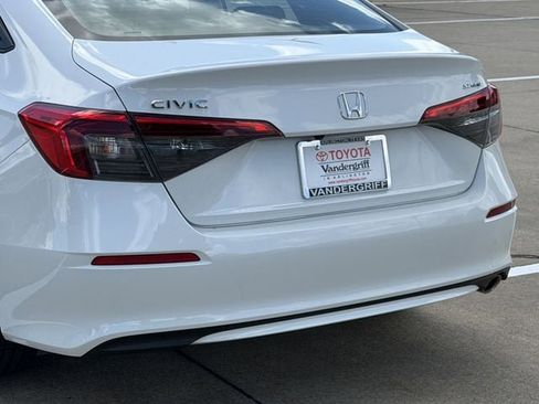 Used 2023 Honda Civic Sport image 6