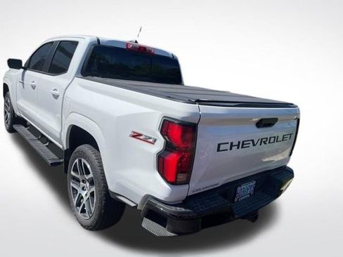 Used 2024 Chevrolet Colorado Z71 w/ Z71 Convenience Package 2 AWD/4WD image 5