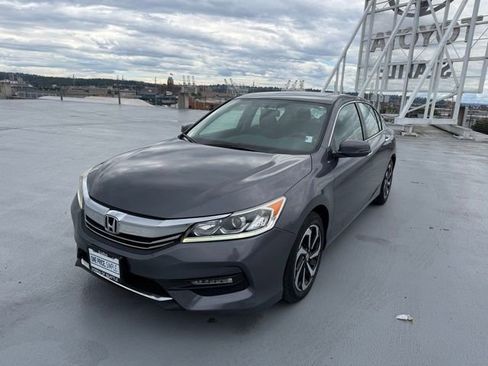 Used 2017 Honda Accord EX image 3