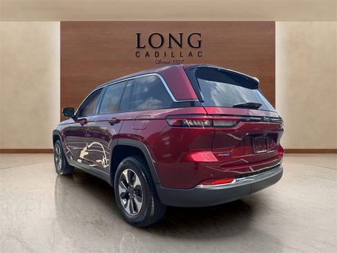 Used 2022 Jeep Grand Cherokee Limited 4xe image 3