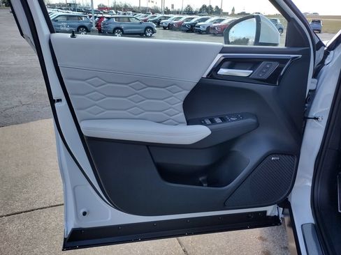 New 2026 Mitsubishi Outlander SEL AWD/4WD image 32