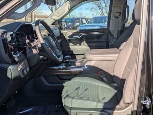 Certified 2025 Chevrolet Silverado 1500 LT image 16