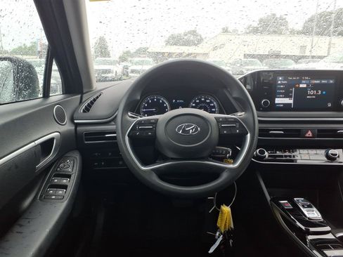 Certified 2023 Hyundai Sonata SE w/ Cargo Package FWD image 18