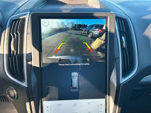 Used 2022 Ford Edge SE w/ Black Appearance Package image 22