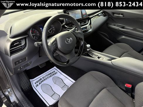 Used 2018 Toyota C-HR XLE FWD image 16