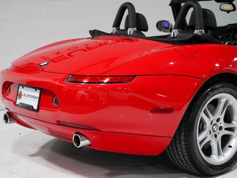 Used 2001 BMW Z8 RWD image 3