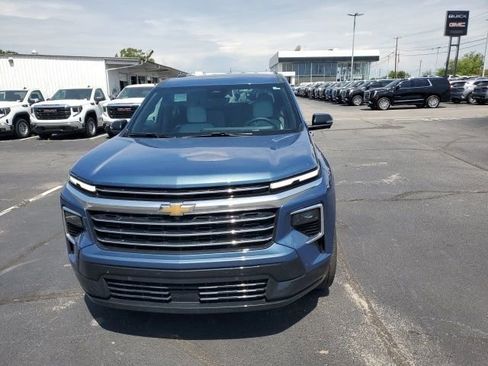 Used 2025 Chevrolet Traverse High Country FWD image 15