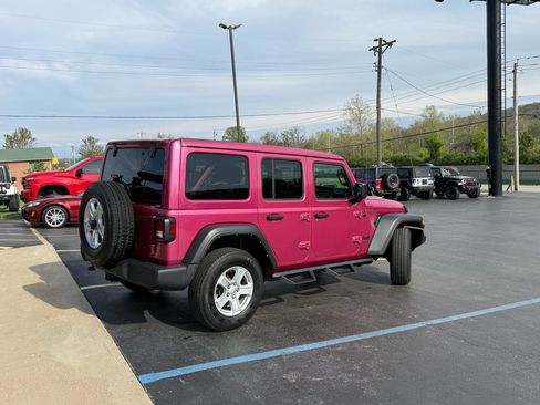 Used 2022 Jeep Wrangler Unlimited Sport w/ Sun And Sound Package AWD/4WD image 3
