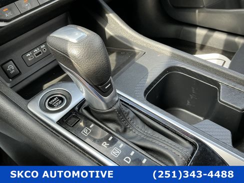 Used 2024 Nissan Sentra SV FWD image 23