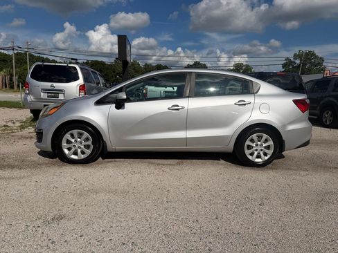 Used 2017 Kia Rio LX FWD image 2