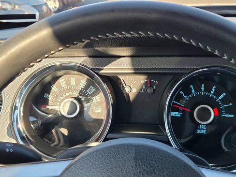 Used 2013 Ford Mustang Coupe RWD image 11