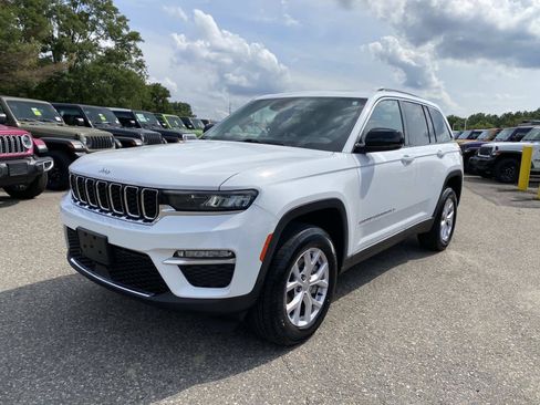 Certified 2022 Jeep Grand Cherokee Limited AWD/4WD image 10