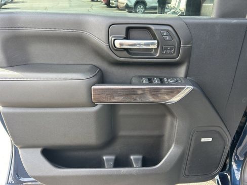 Used 2021 Chevrolet Silverado 2500 LTZ image 3