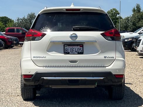 Used 2019 Nissan Rogue SV w/ Sun & Sound Touring Package AWD/4WD image 8