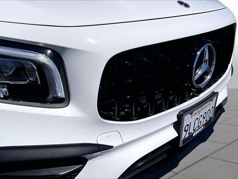 Used 2023 Mercedes-Benz GLB 250 4MATIC image 29