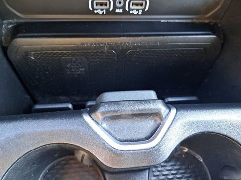 Used 2025 RAM 1500 Big Horn AWD/4WD image 32