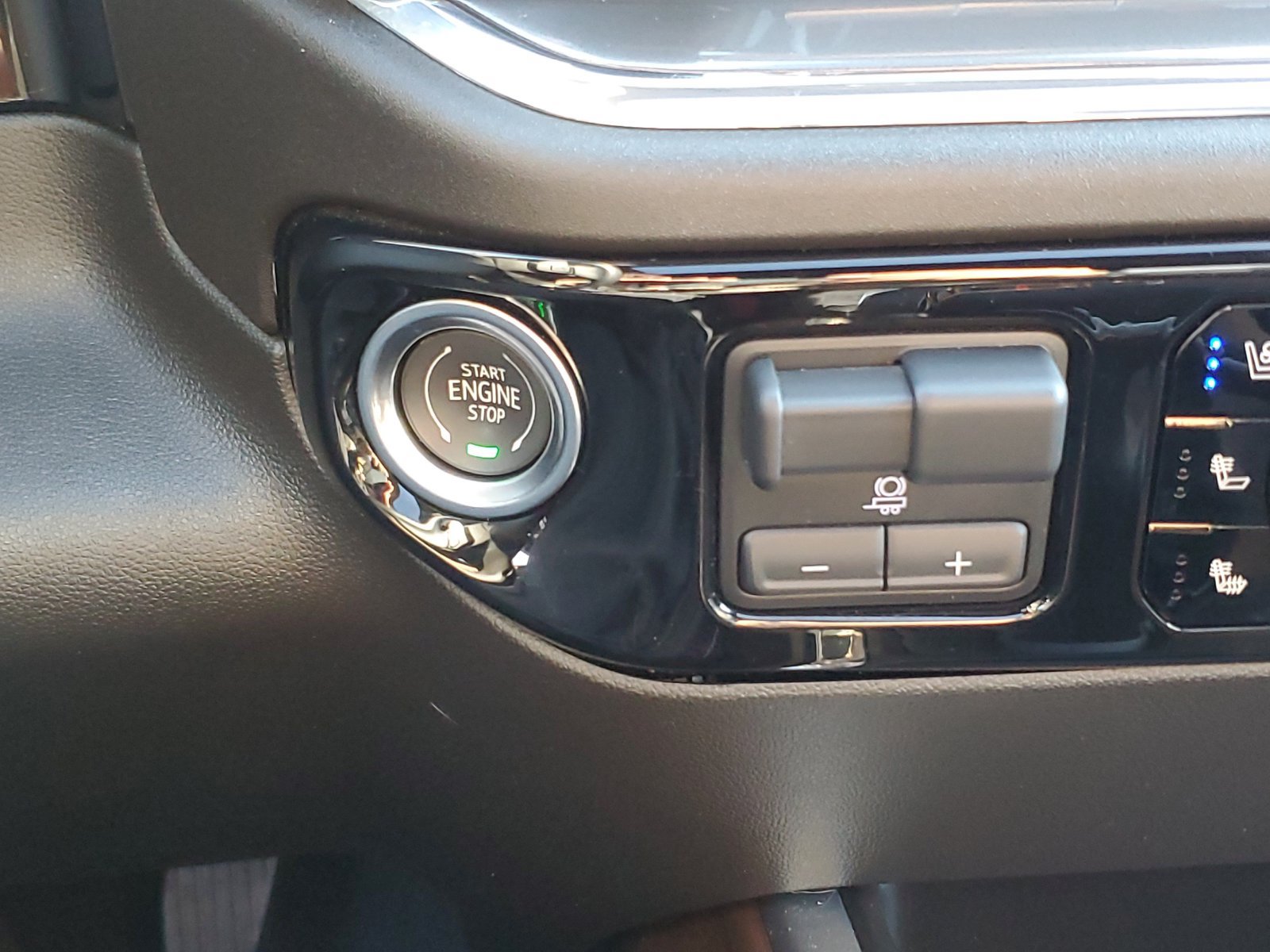Used 2024 Chevrolet Silverado 1500 High Country AWD/4WD image 30