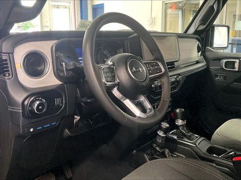 Used 2024 Jeep Wrangler Unlimited Sahara AWD/4WD image 8