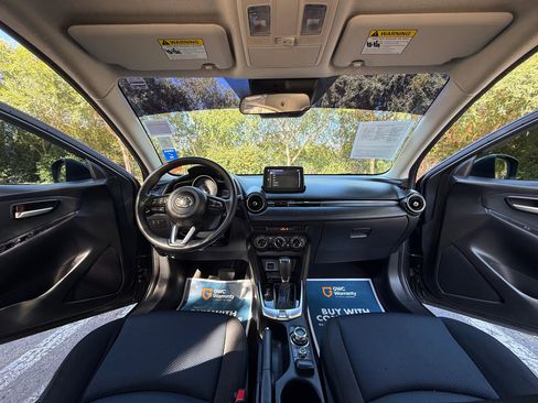Used 2020 Toyota Yaris LE FWD image 17