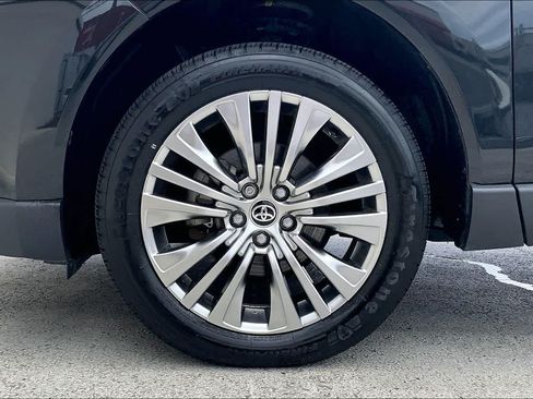 Used 2021 Toyota Venza XLE w/ Softex Package AWD/4WD image 8