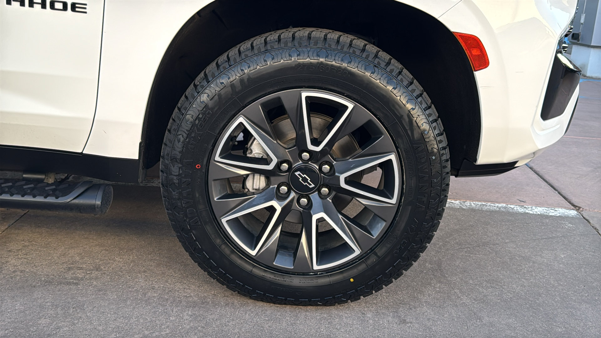 Used 2023 Chevrolet Tahoe Z71 w/ Z71 Off-Road Package AWD/4WD image 5