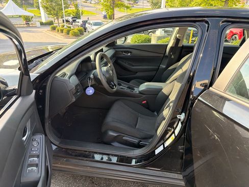 Used 2024 Honda Accord LX image 17
