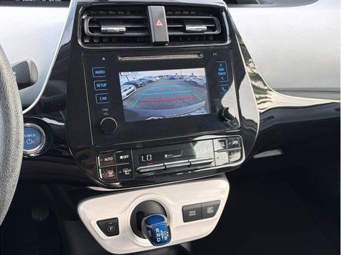 Used 2016 Toyota Prius Two FWD image 11
