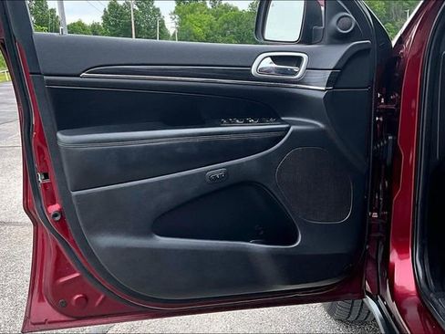 Used 2019 Jeep Grand Cherokee Limited AWD/4WD image 20