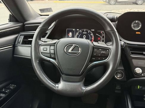 Used 2023 Lexus ES 350 Premium image 9