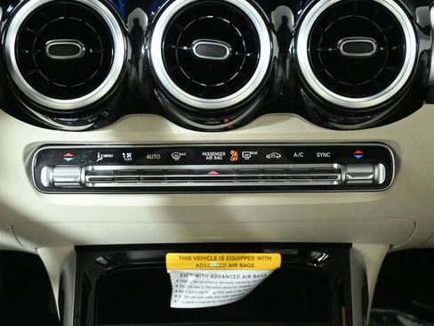 Certified 2025 Mercedes-Benz GLB 250 4MATIC image 23