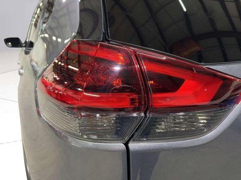 Used 2020 Nissan Rogue SL image 12