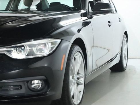 Used 2018 BMW 320i Sedan RWD image 5