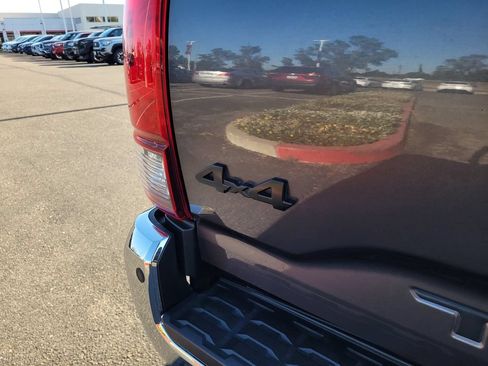 Used 2023 Toyota Tacoma SR5 AWD/4WD image 7