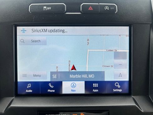 Used 2018 Ford F150 XLT w/ Equipment Group 302A Luxury AWD/4WD image 28