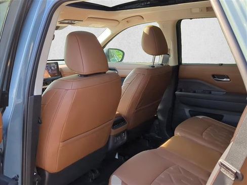 New 2026 Nissan Pathfinder Platinum w/ Cargo Package FWD image 15