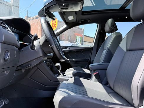 Used 2022 Volkswagen Tiguan SE R-Line AWD/4WD image 15
