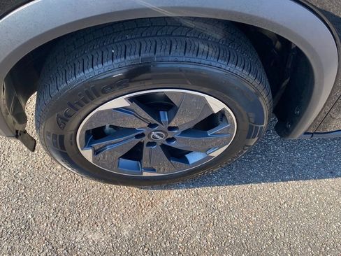 Used 2024 Nissan Rogue SV FWD image 19