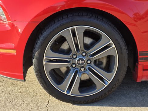 Used 2014 Ford Mustang Premium w/ V6 Performance Package image 7