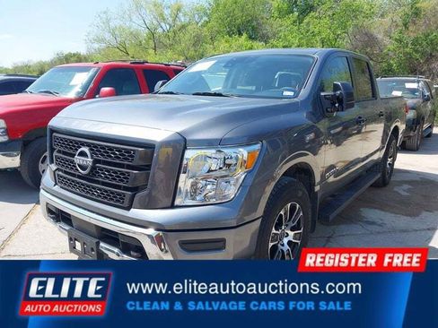 Used 2024 Nissan Titan SV w/ SV Convenience Package image 3