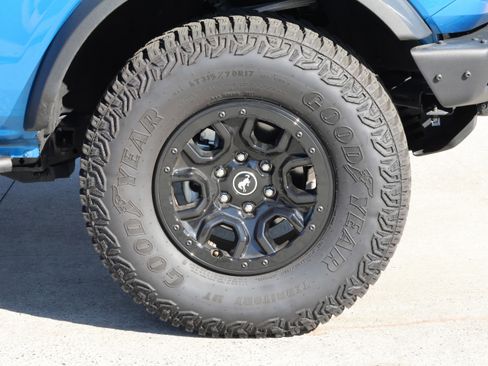 Used 2024 Ford Bronco Wildtrak image 11