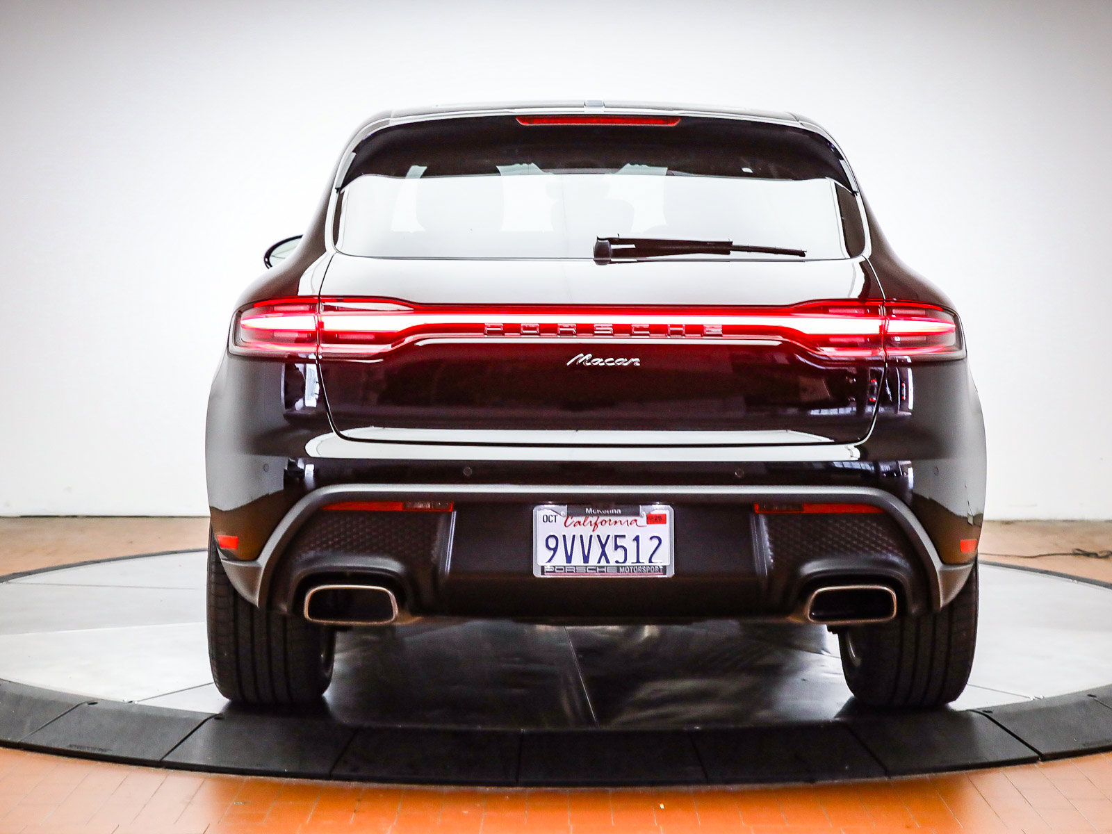 Certified 2026 Porsche Macan AWD/4WD image 7