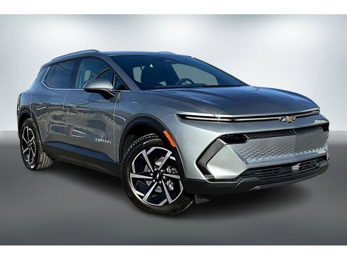 New 2026 Chevrolet Equinox EV LT image 2