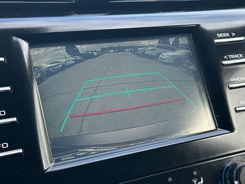 Used 2018 Toyota Camry LE FWD image 21