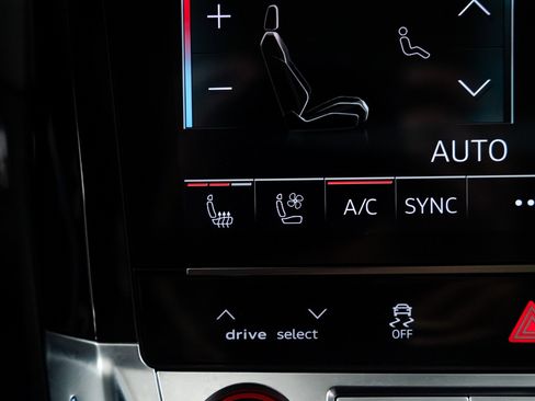 Used 2023 Audi e-tron S Premium Plus image 14