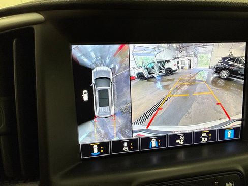 Used 2023 GMC Terrain AT4 w/ Tech Package AWD/4WD image 33
