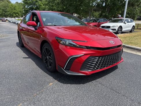 Used 2026 Toyota Camry SE w/ Multimedia Upgrade Package FWD image 7