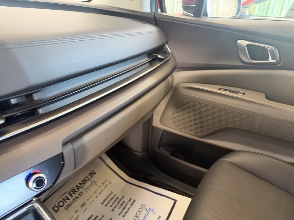 Used 2025 Kia Carnival SX FWD image 13