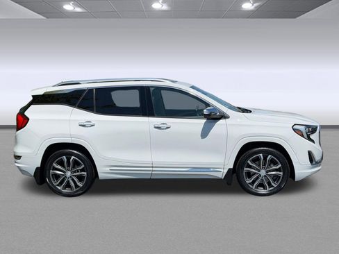 Used 2018 GMC Terrain Denali w/ GMC Pro Grade Package AWD/4WD image 7